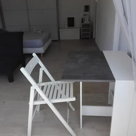 Charmant Studio A Cote De La Plage Golfe-Juan
