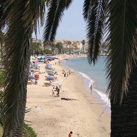 Apartment Charmant Studio A Cote De La Plage Golfe-Juan